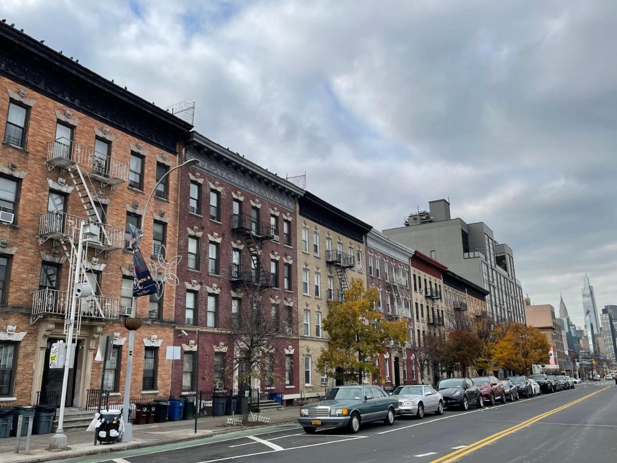 Room In A 2 Bedrooms Apt. 10 Minutes To Time Square! Уест Ню Йорк Екстериор снимка