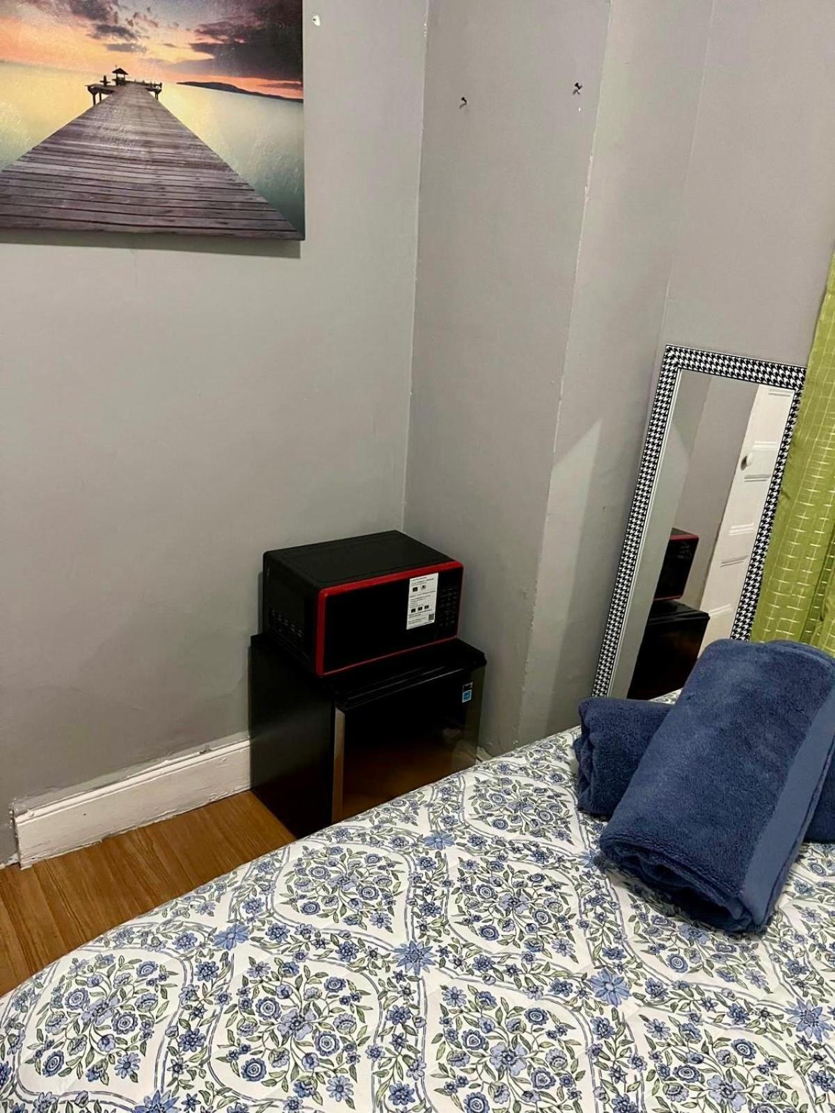 Room In A 2 Bedrooms Apt. 10 Minutes To Time Square! Уест Ню Йорк Екстериор снимка